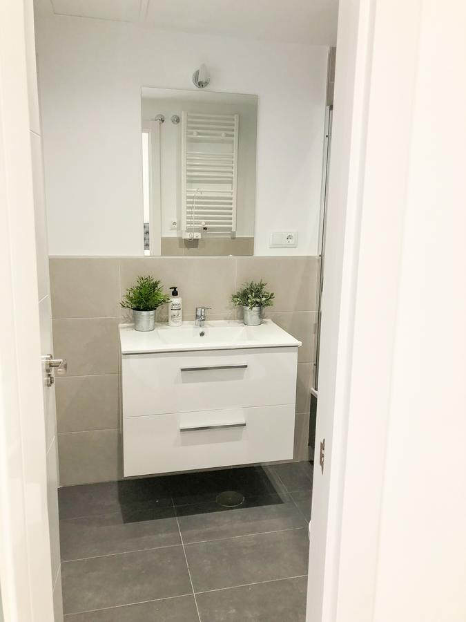 Modern With Ideal Location Next To Atocha Station Madrid Exterior photo