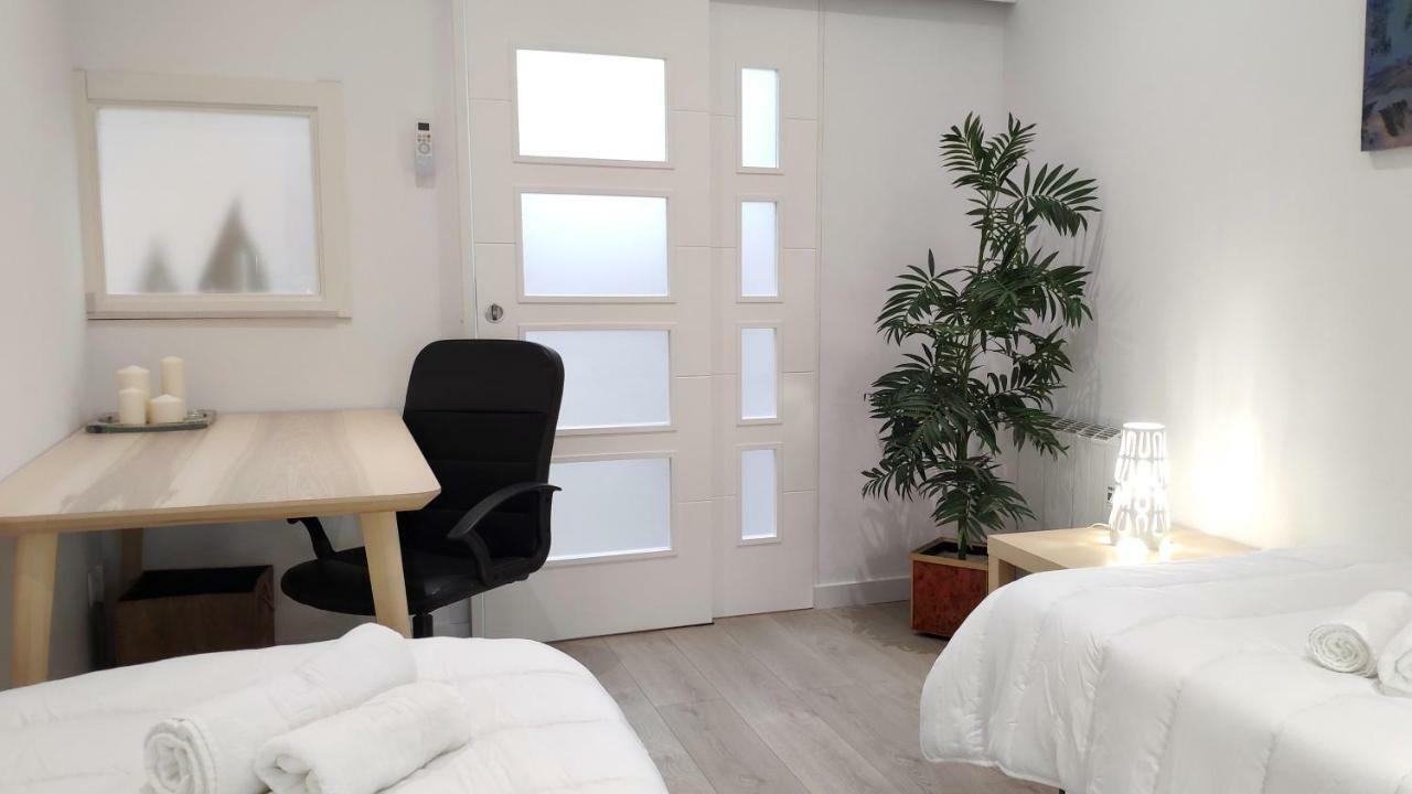 Modern With Ideal Location Next To Atocha Station Madrid Exterior photo